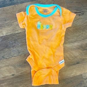 Assorted bundle of newborn girl clothes / bodysuits